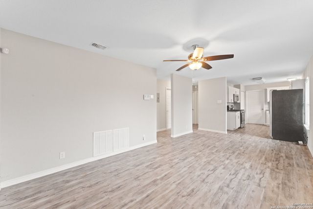 910 REXFORD DR, San Antonio, TX 78216