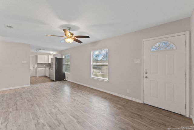 910 REXFORD DR, San Antonio, TX 78216