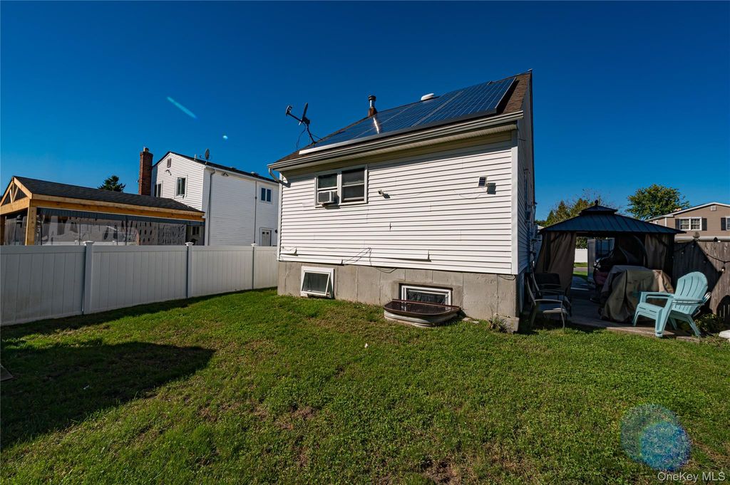 14 Donna Lane, Ronkonkoma, NY 11779 — photo 4