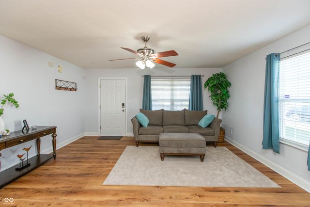 12749 Vikings Lane, Fishers, IN 46037