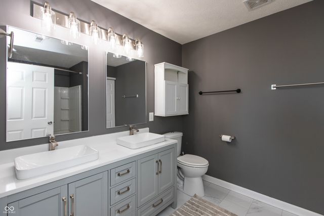 12749 Vikings Lane, Fishers, IN 46037