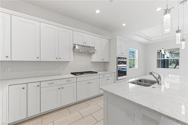 8957 Mustique LN, Naples, FL 34114