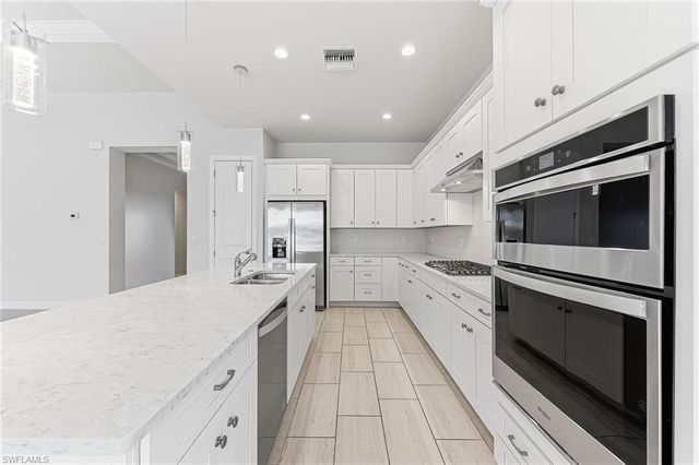 8957 Mustique LN, Naples, FL 34114