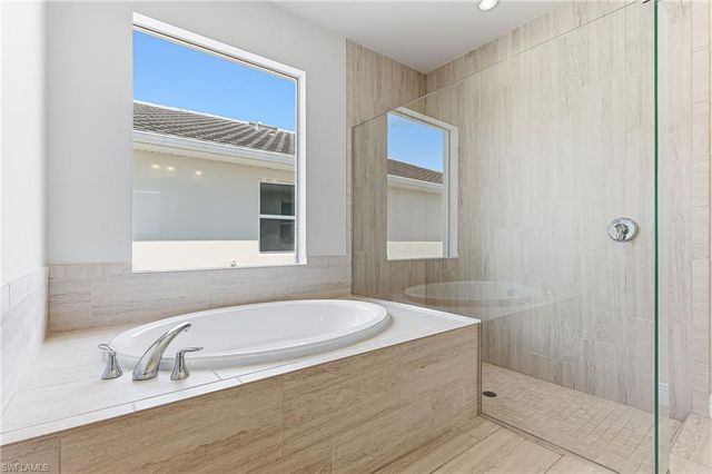 8957 Mustique LN, Naples, FL 34114