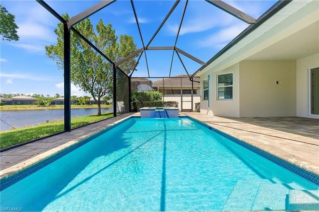 8957 Mustique LN, Naples, FL 34114