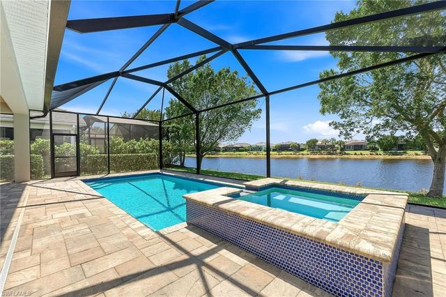 8957 Mustique LN, Naples, FL 34114