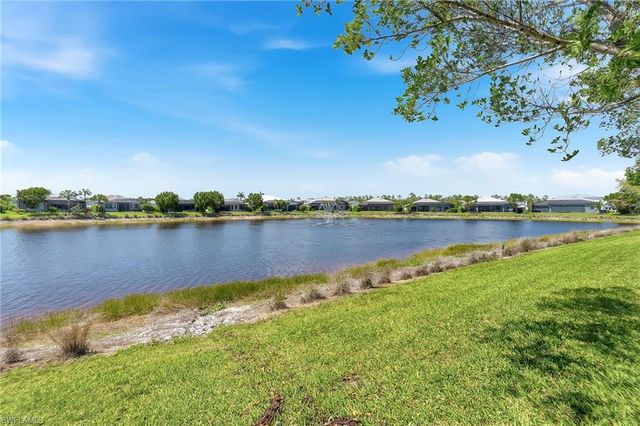 8957 Mustique LN, Naples, FL 34114