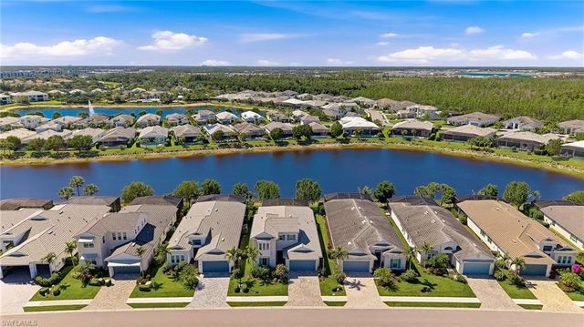 8957 Mustique LN, Naples, FL 34114
