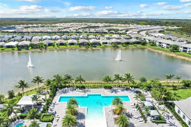 8957 Mustique LN, Naples, FL 34114