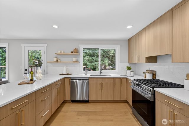 17409 NE 136th Street, Redmond, WA 98052