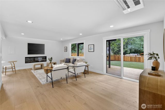 17409 NE 136th Street, Redmond, WA 98052