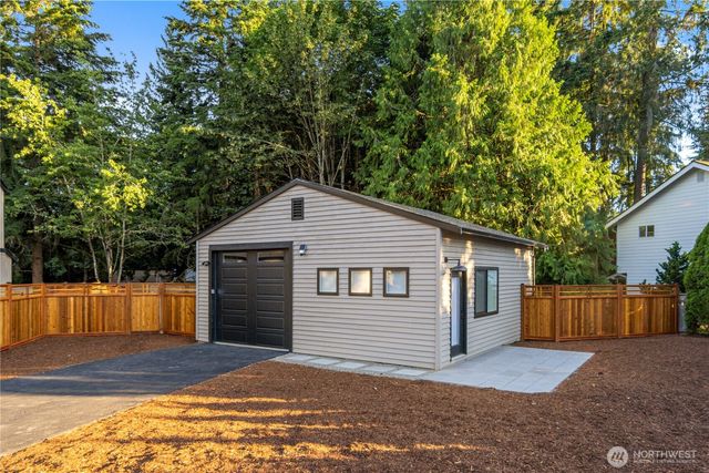 17409 NE 136th Street, Redmond, WA 98052
