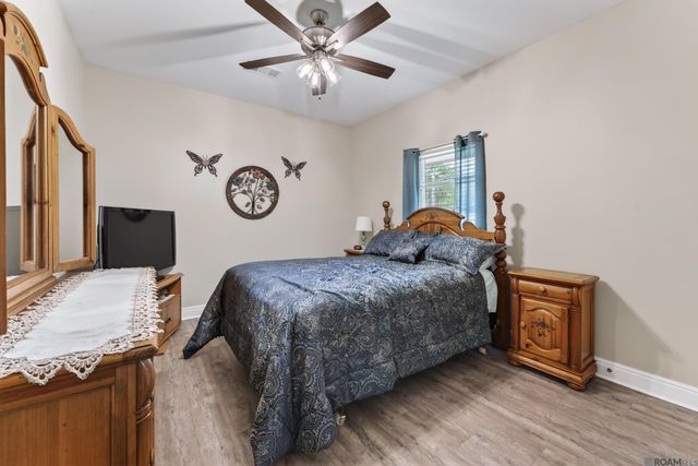 13776 Bayou Terrace Dr, St Amant, LA 70774