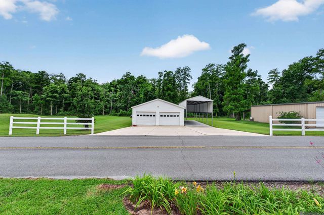13776 Bayou Terrace Dr, St Amant, LA 70774