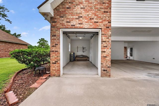 13776 Bayou Terrace Dr, St Amant, LA 70774