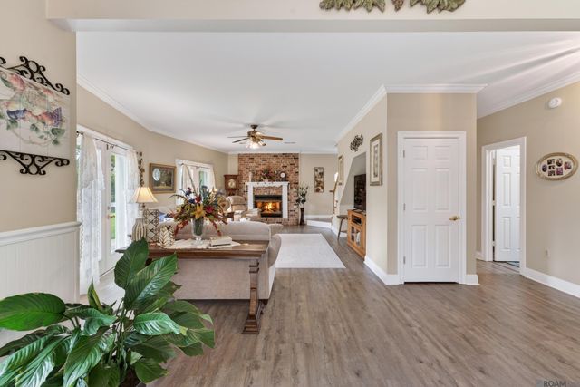 13776 Bayou Terrace Dr, St Amant, LA 70774