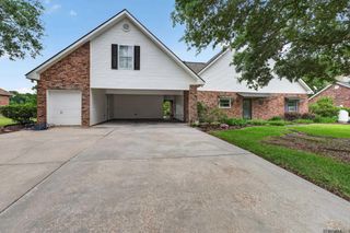 13776 Bayou Terrace Dr, St Amant, LA 70774