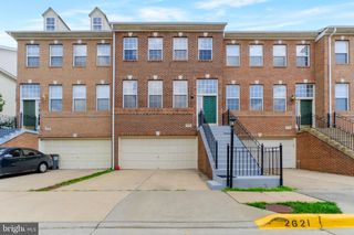 2621 TARLETON CORNER DR, Herndon, VA 20171
