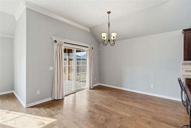 3707 Town Vu Road, Bentonville, AR 72712