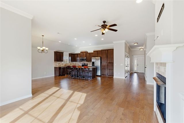 3707 Town Vu Road, Bentonville, AR 72712