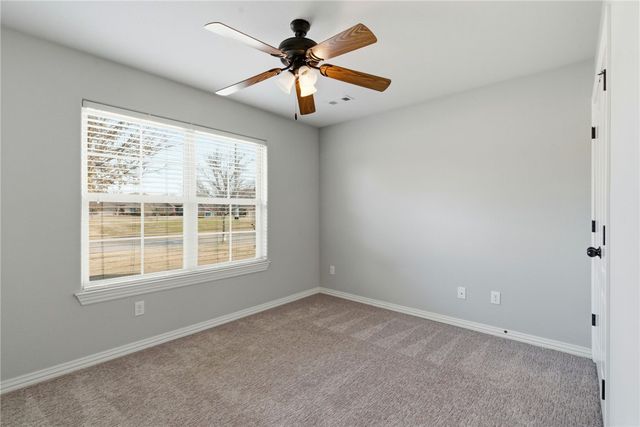 3707 Town Vu Road, Bentonville, AR 72712