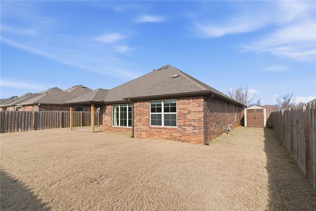 3707 Town Vu Road, Bentonville, AR 72712
