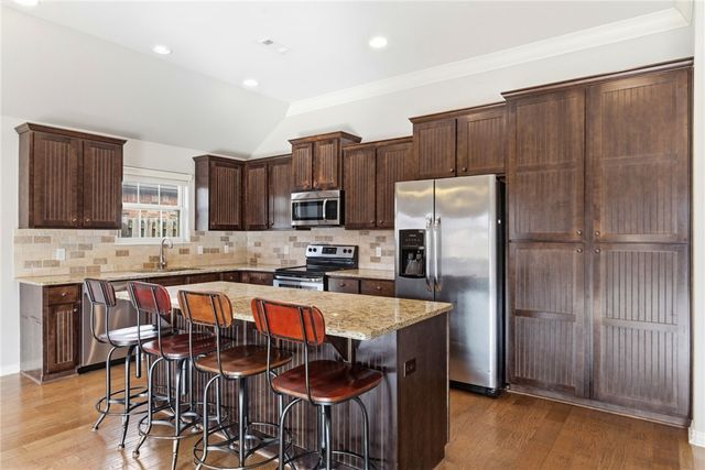 3707 Town Vu Road, Bentonville, AR 72712