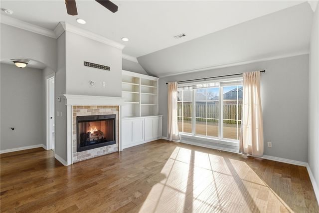 3707 Town Vu Road, Bentonville, AR 72712