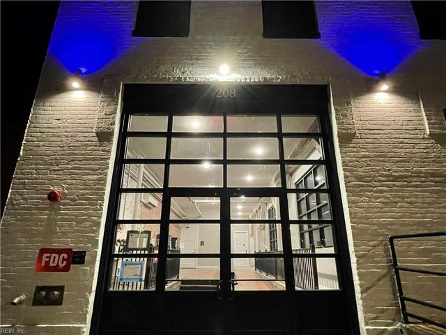208 23rd St Apt 304, Newport News, VA 23607