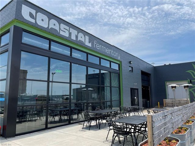 208 23rd St Apt 304, Newport News, VA 23607