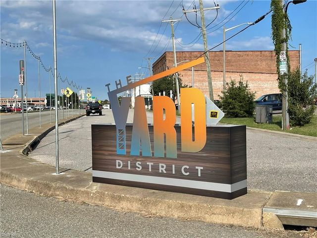 208 23rd St Apt 304, Newport News, VA 23607