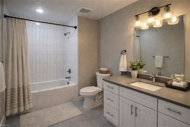 208 23rd St Apt 304, Newport News, VA 23607