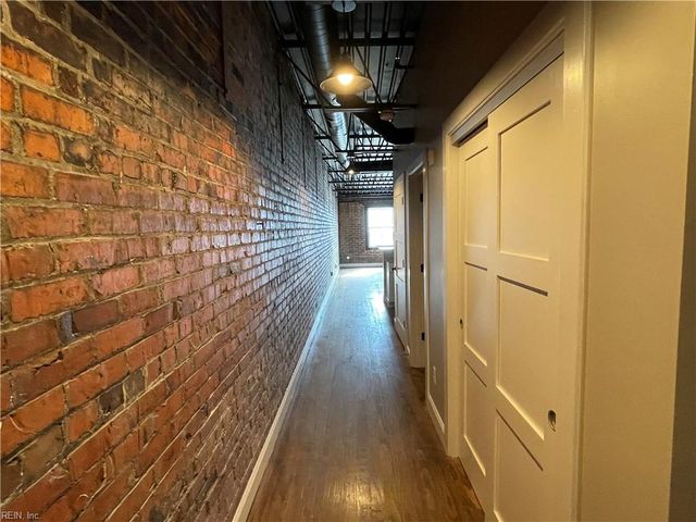 208 23rd St Apt 304, Newport News, VA 23607