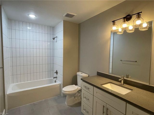 208 23rd St Apt 304, Newport News, VA 23607