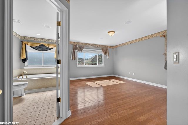 33878 Au Sable Drive, New Baltimore, MI 48047