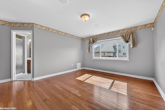33878 Au Sable Drive, New Baltimore, MI 48047