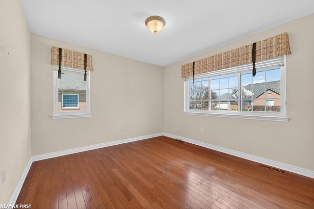 33878 Au Sable Drive, New Baltimore, MI 48047