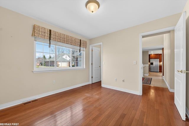 33878 Au Sable Drive, New Baltimore, MI 48047
