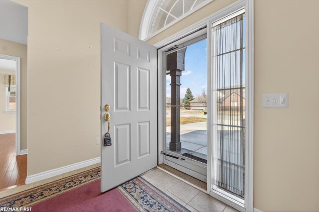 33878 Au Sable Drive, New Baltimore, MI 48047
