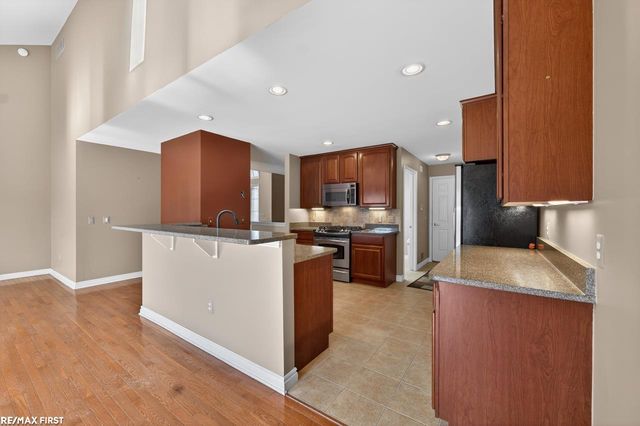 33878 Au Sable Drive, New Baltimore, MI 48047