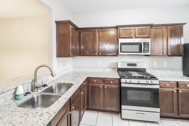 321 Misty Mountain Drive, Fort Worth, TX 76140