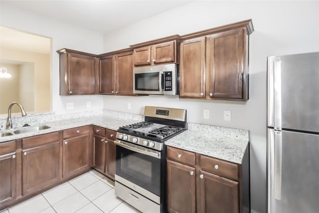 321 Misty Mountain Drive, Fort Worth, TX 76140