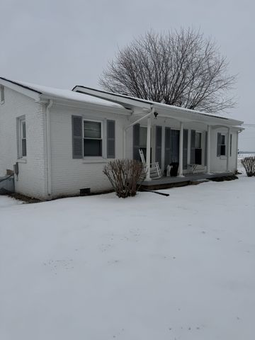 2124 Grants Chapel Rd, Adams, TN 37010