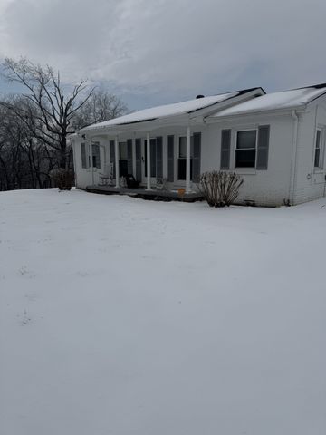 2124 Grants Chapel Rd, Adams, TN 37010