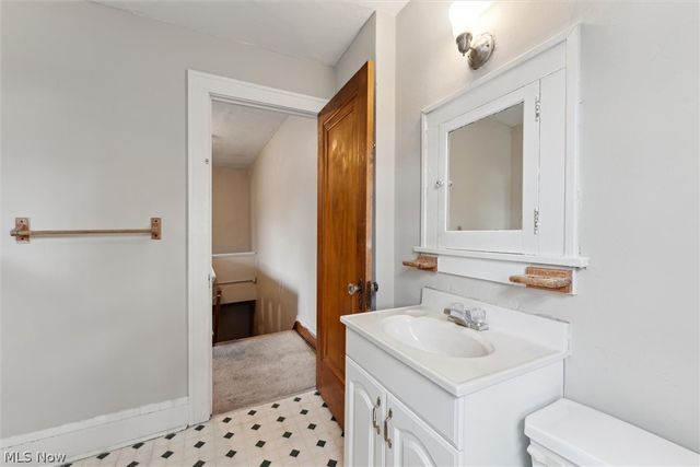 13108 Cedar Road, Cleveland Heights, OH 44118