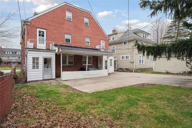13108 Cedar Road, Cleveland Heights, OH 44118