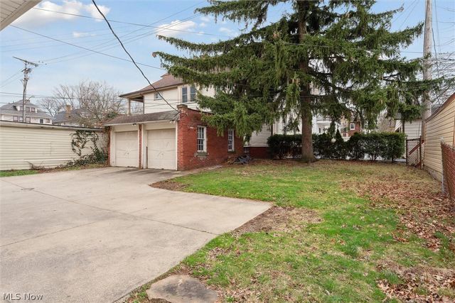 13108 Cedar Road, Cleveland Heights, OH 44118