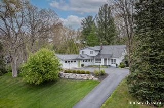 2814 Burrwick Drive Se, Cascade Twp, MI 49546
