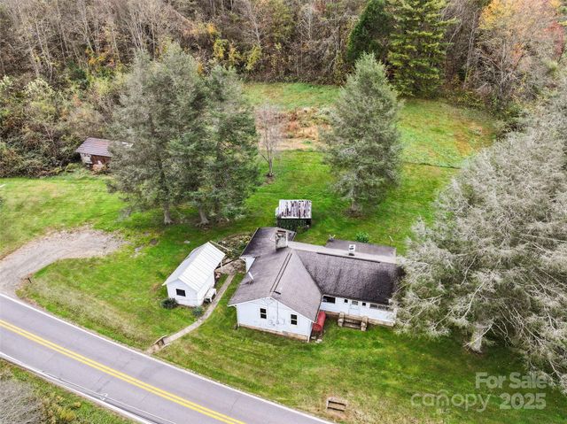 1906 Ratcliff Cove Road, Waynesville, NC 28786