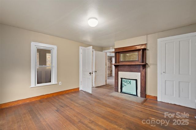 1906 Ratcliff Cove Road, Waynesville, NC 28786